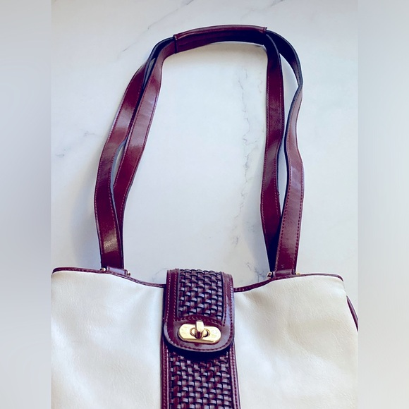 Vintage Cream Leather Brown Weave Strap Detail Gold Accent Closure Purse! - Picture 3 of 9